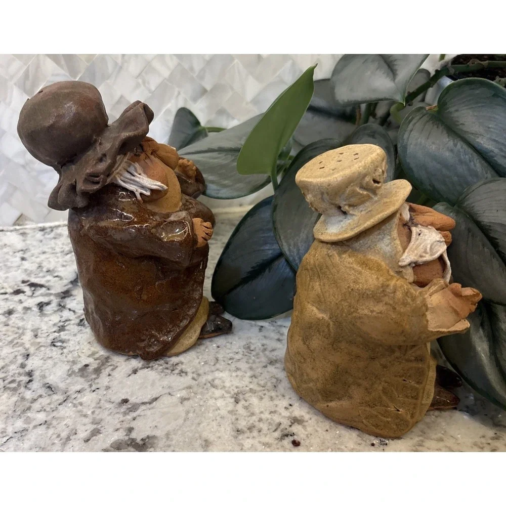 VTG Homemade Studio Pottery Folk Art Old Couple Salt & Pepper Shaker Rustic Pair